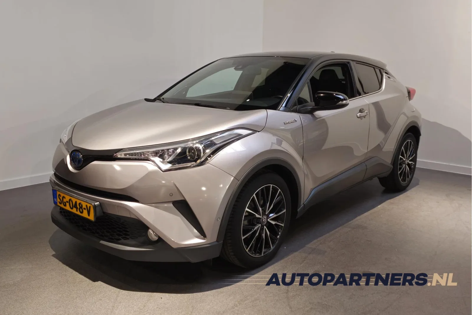 Toyota C-HR (2017) — foto 1