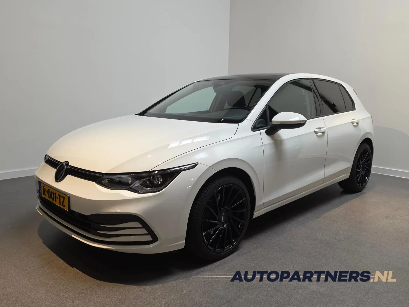 Volkswagen Golf (2020) — foto 1