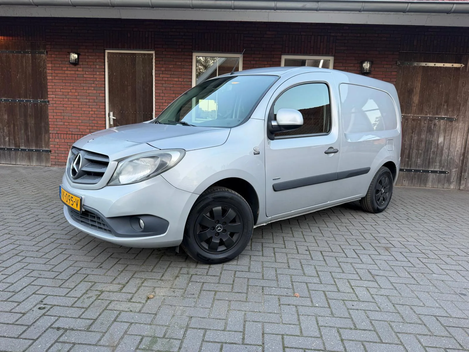 Mercedes-Benz Citan (2014) — foto 1