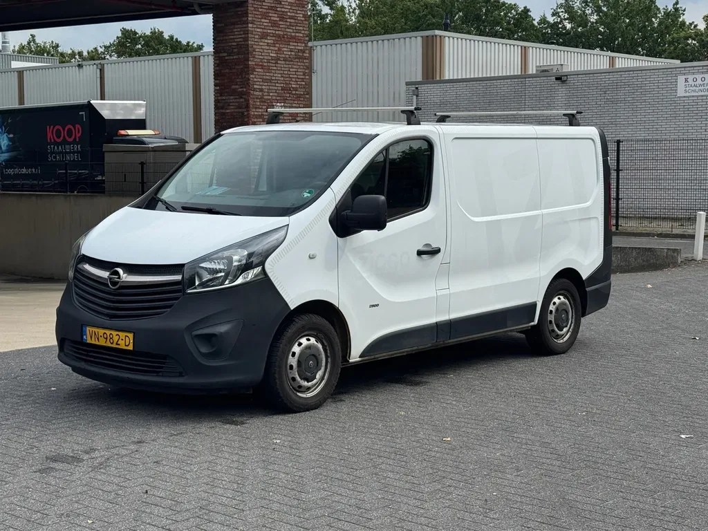 Opel Vivaro (2015) — foto 1