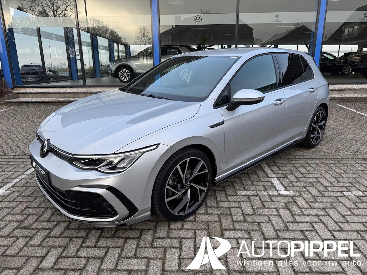 Volkswagen Golf (2022) — foto 1