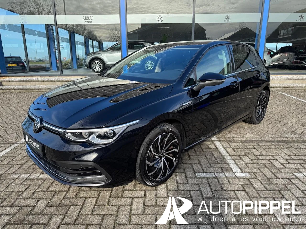 Volkswagen Golf (2022) — foto 1