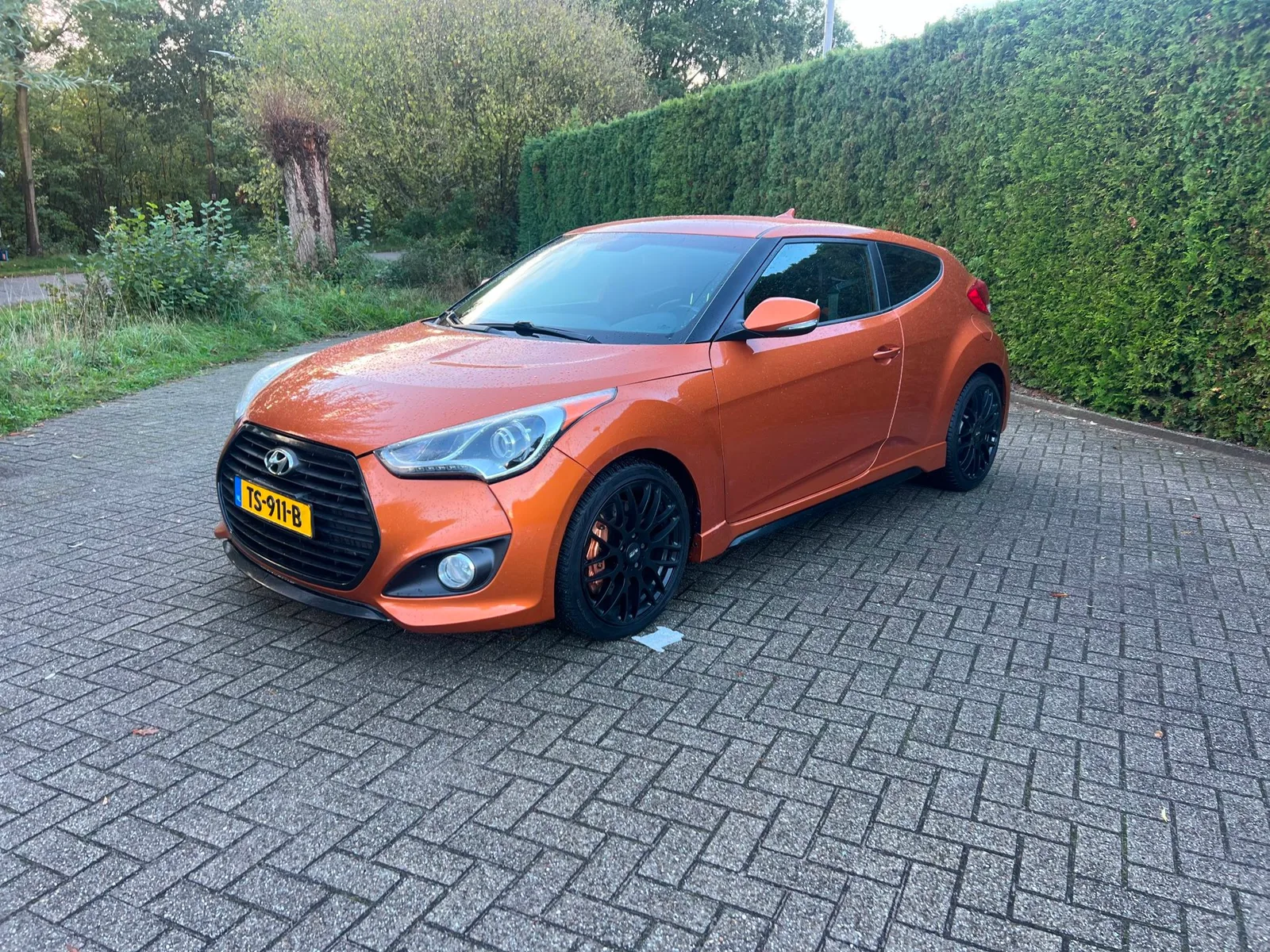 Hyundai Veloster (2016) — foto 1