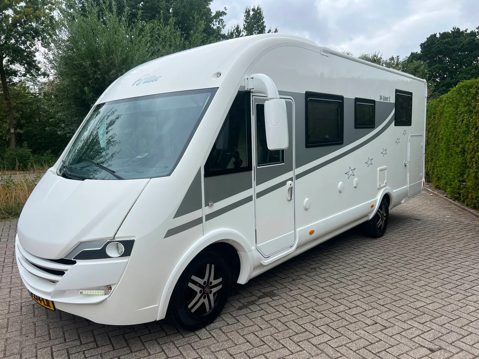 Miller M-LINER AUTOMAAT 2 AIRCO QUEENSBED (2018) — foto 1