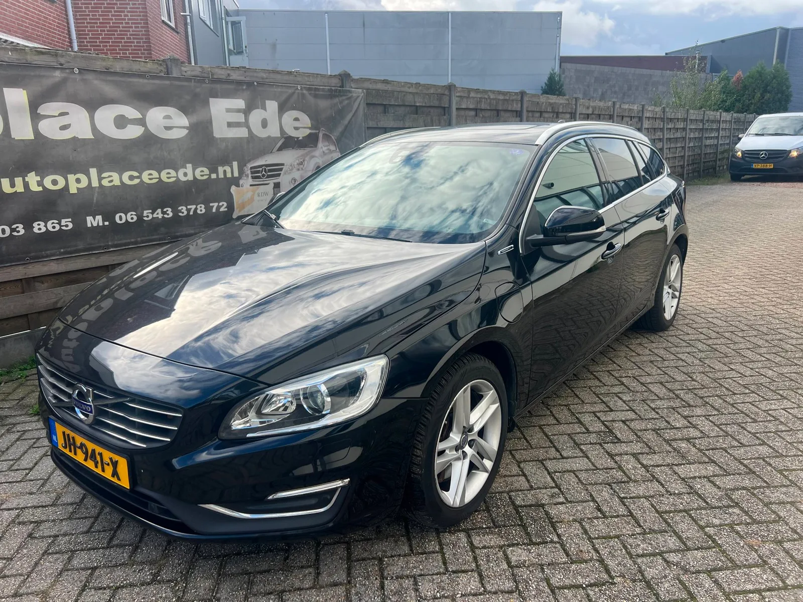 Volvo V60 (2015) — foto 1