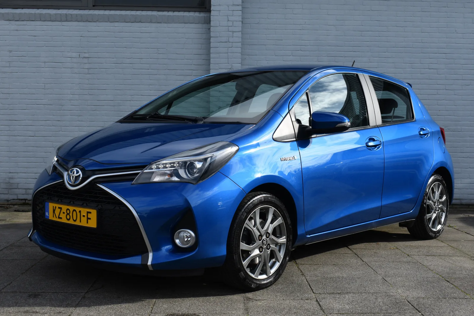 Toyota Yaris (2017) — foto 1