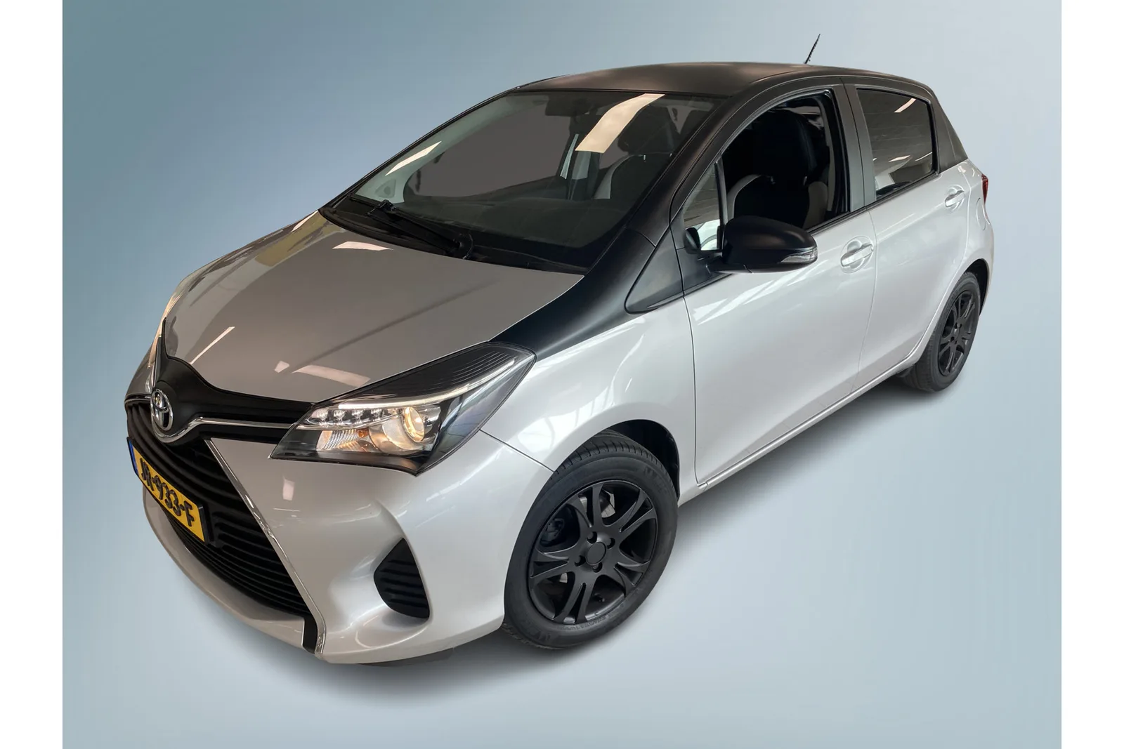 Toyota Yaris (2016) — foto 1