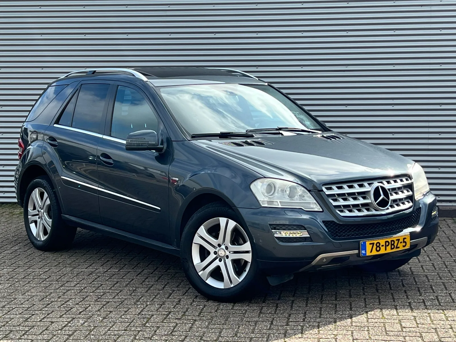Mercedes-Benz M-Klasse (2011) — foto 1
