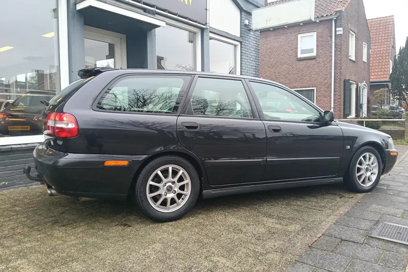 Volvo V40 (2001)