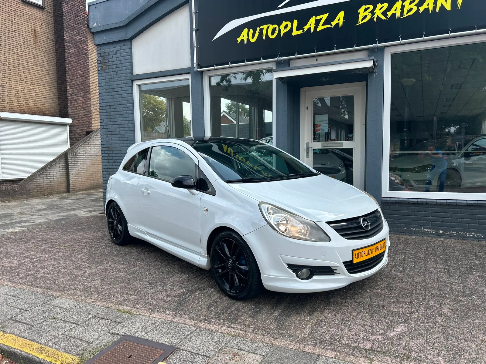 Opel Corsa (2008) — foto 1