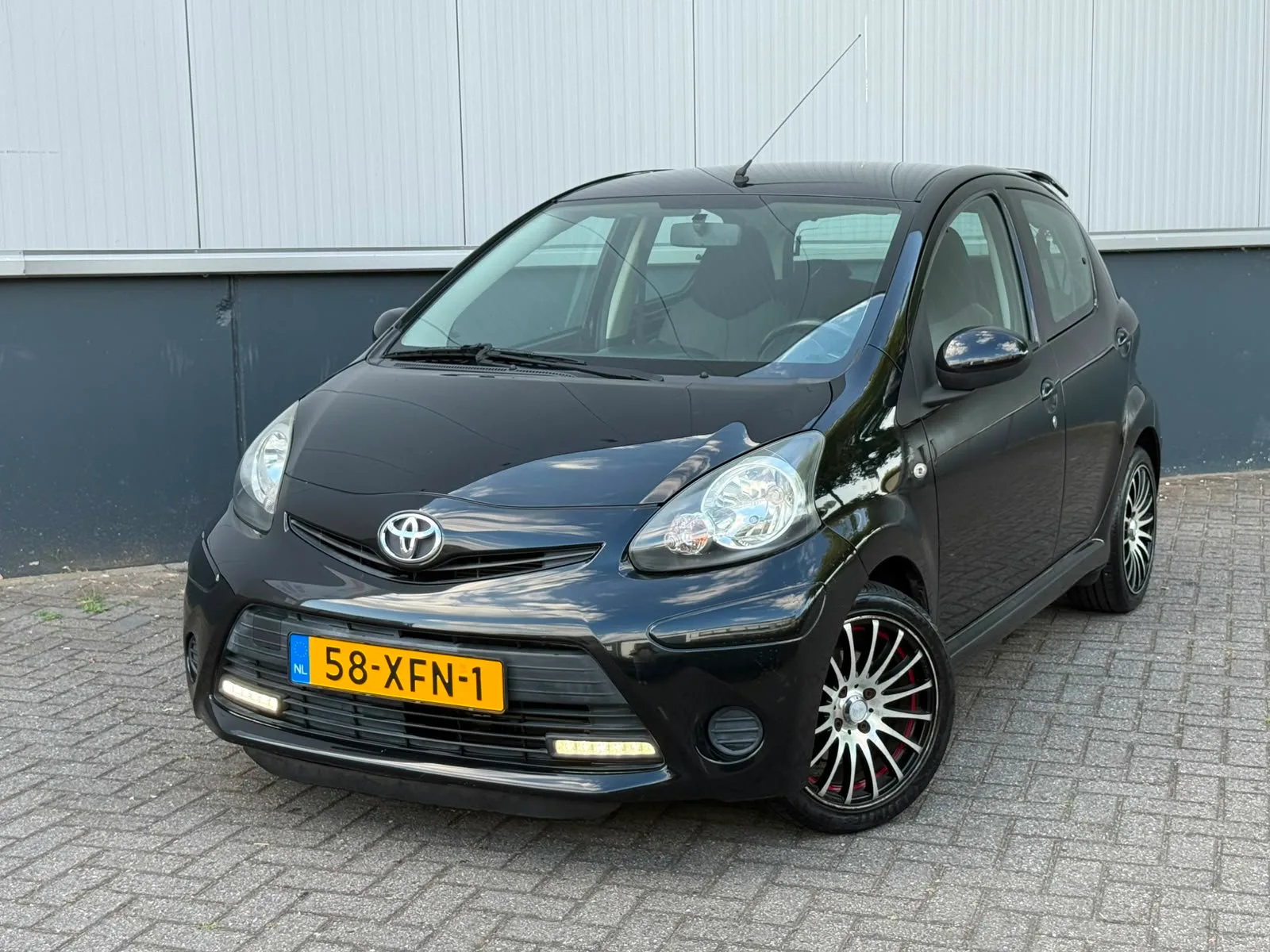 Toyota Aygo (2012) — foto 1