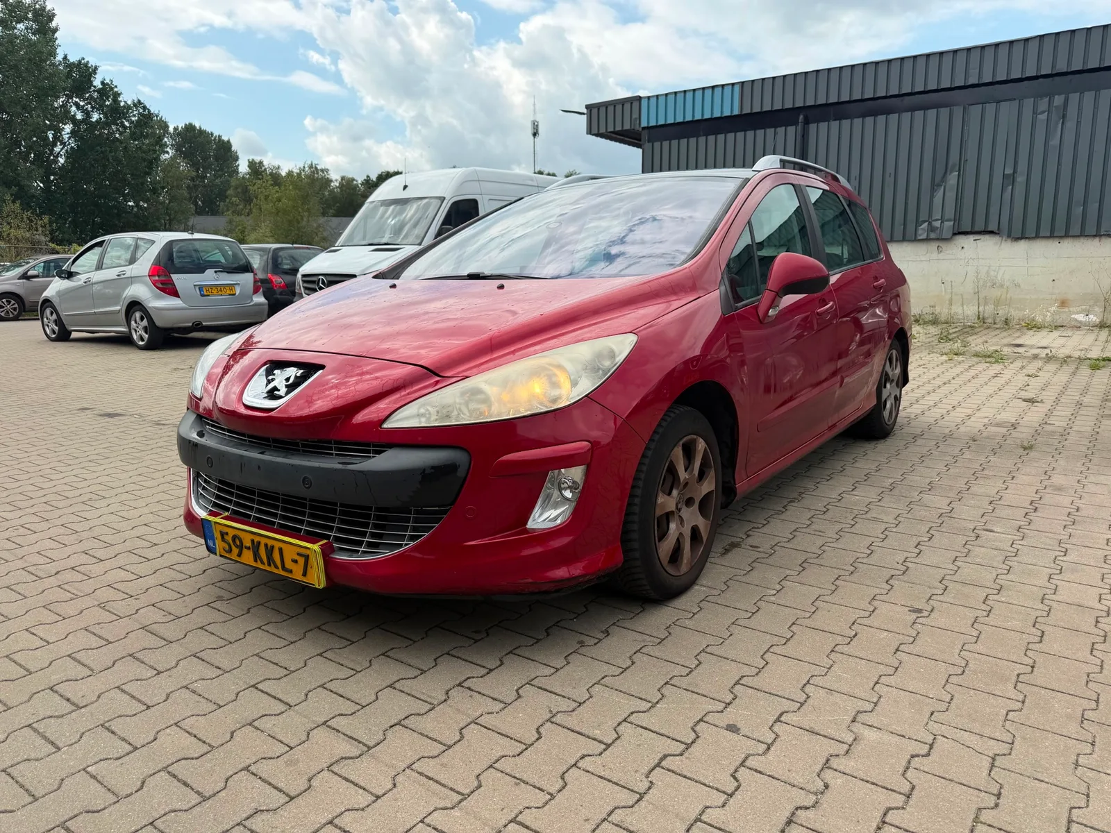 Peugeot 308 (2010) — foto 1