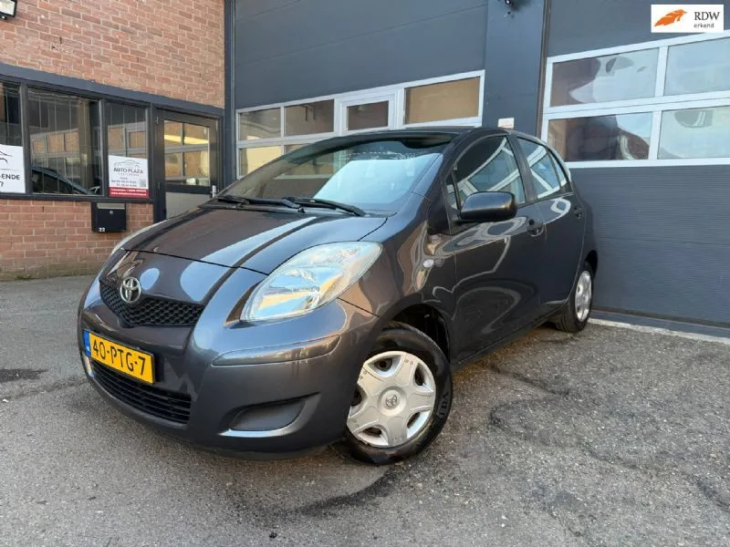 Toyota Yaris (2011) — foto 1