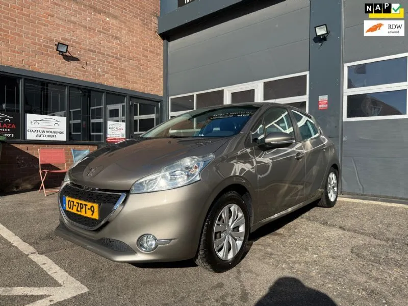 Peugeot 208 (2013) — foto 1