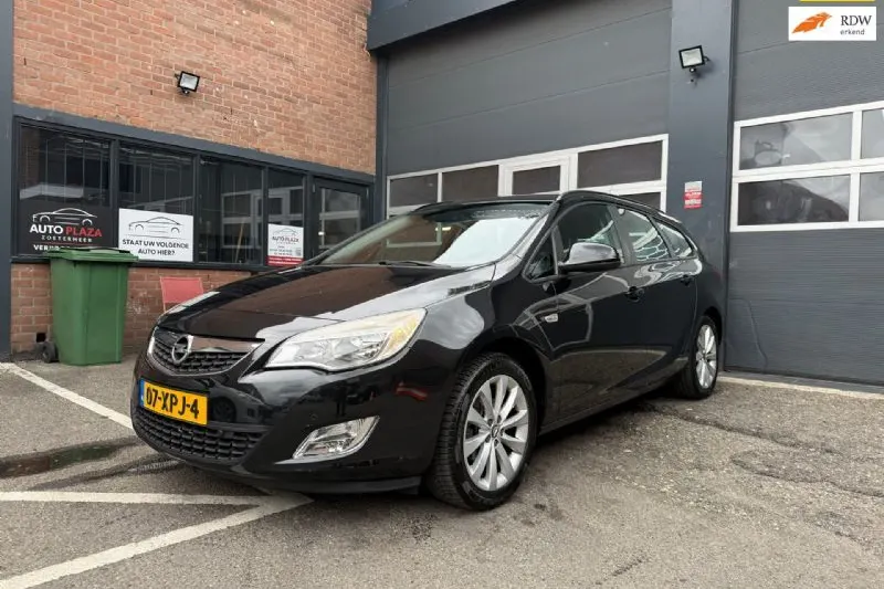 Opel Astra (2012)