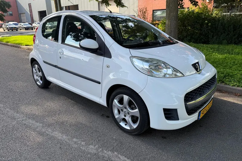 Peugeot 107 (2010)