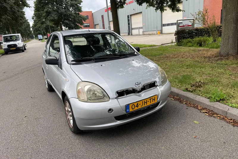 Toyota Yaris (2002)