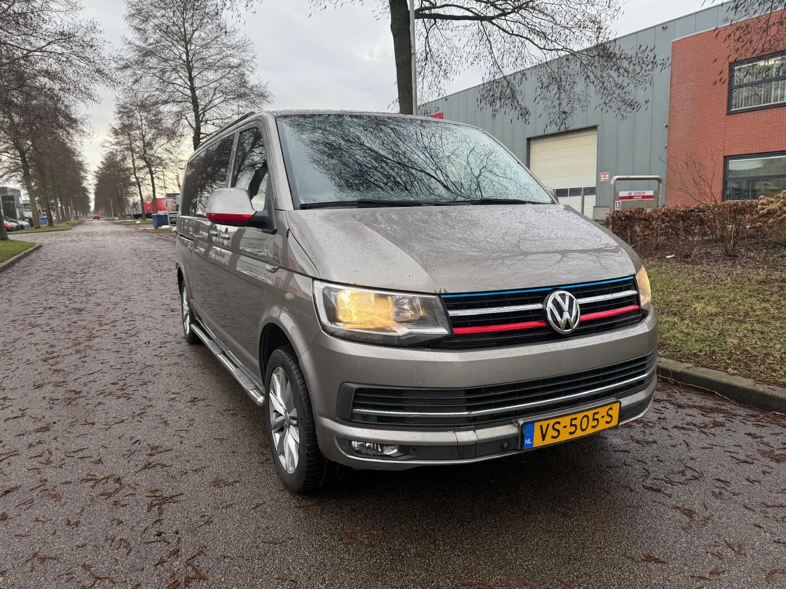 Volkswagen Transporter (2016) — foto 1