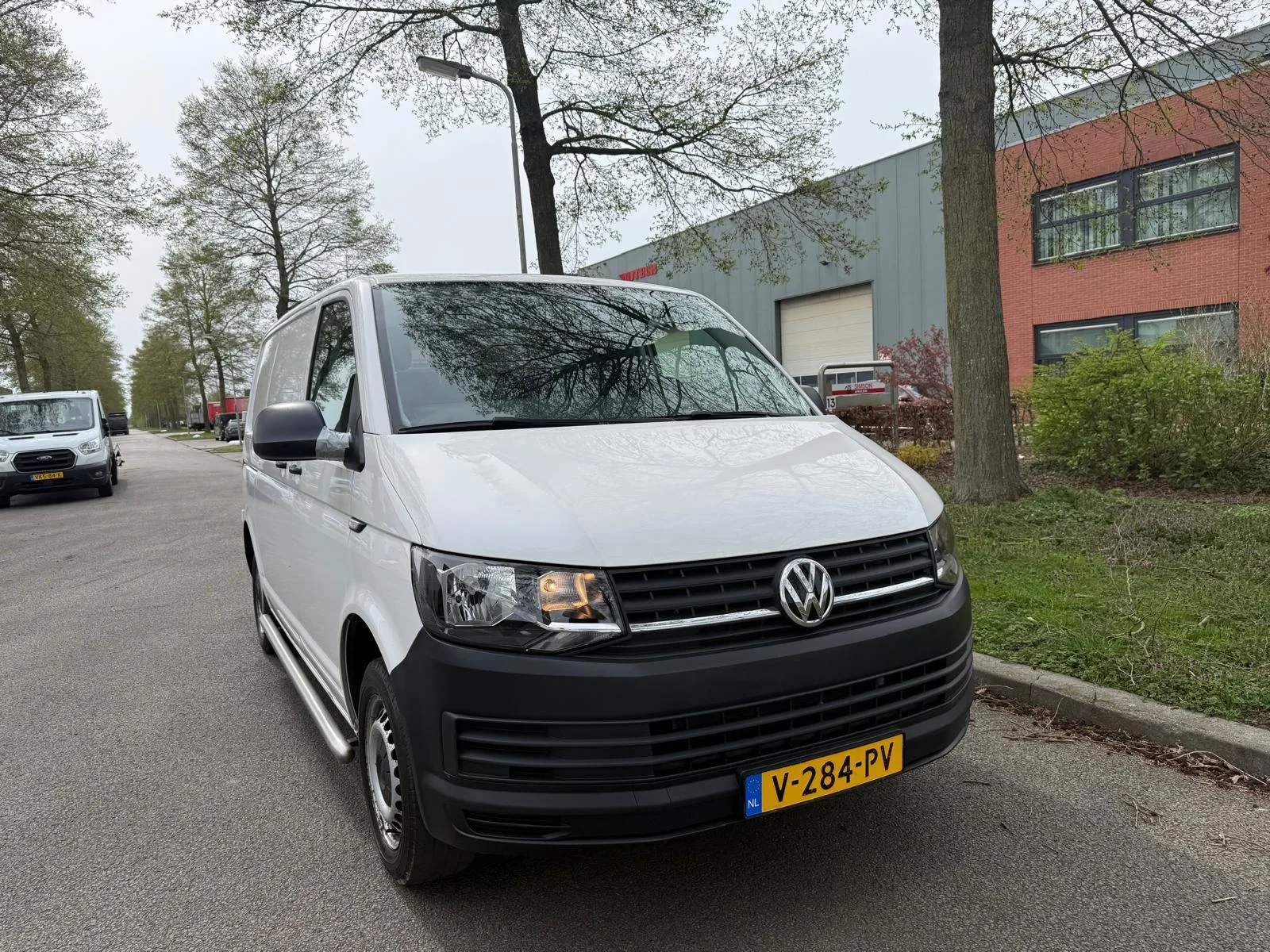 Volkswagen Transporter (2018) — foto 1