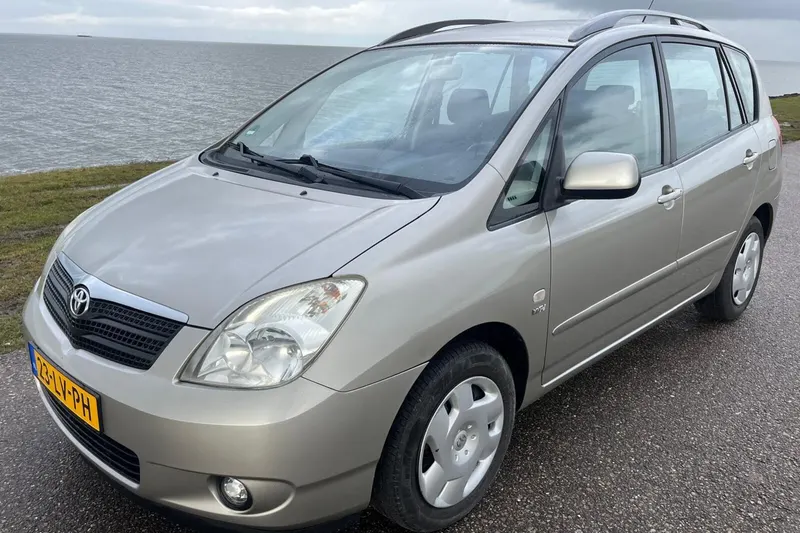 Toyota Corolla Verso (2003)