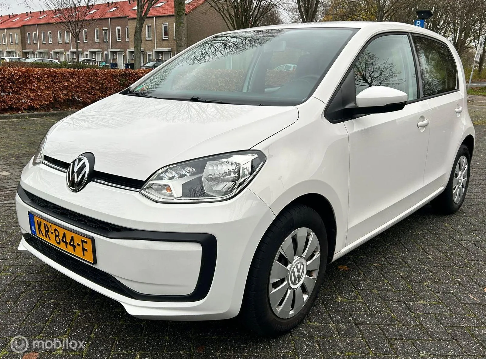 Volkswagen Up! (2016) — foto 1