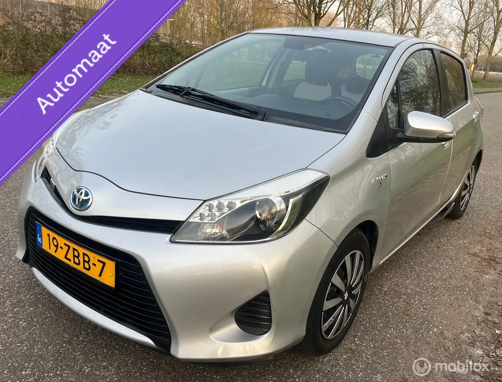 Toyota Yaris (2012) — foto 1