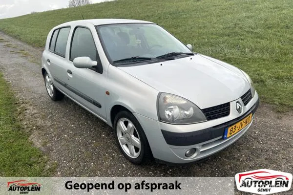 Renault Clio (2002) — foto 1