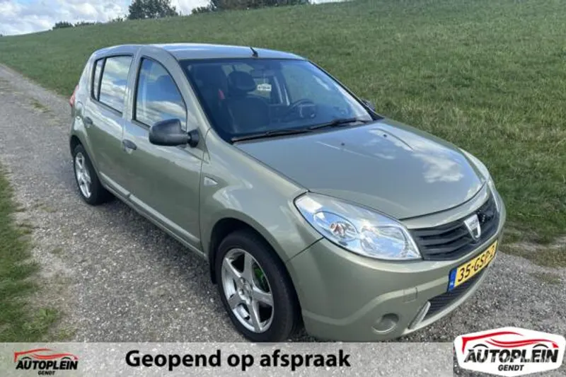 Dacia Sandero (2008)