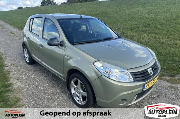 Dacia Sandero (2008) — foto 1