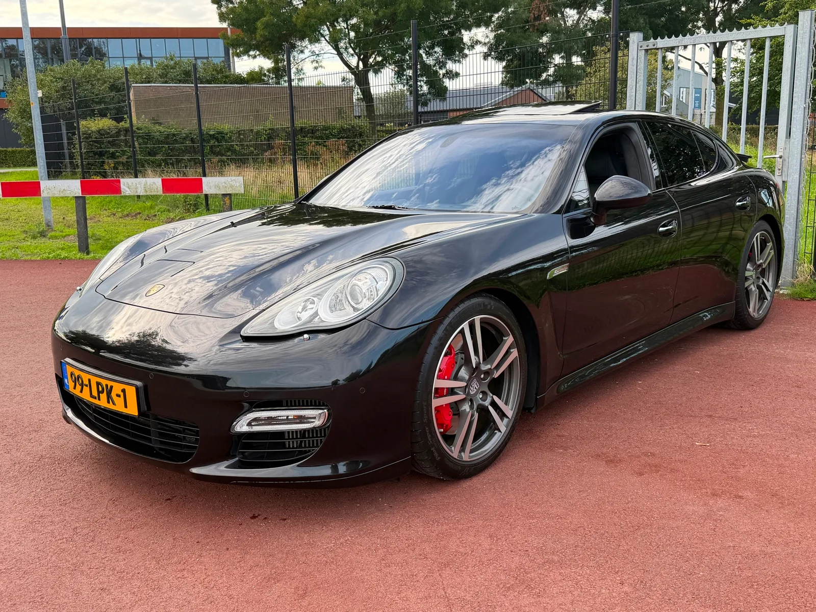 Porsche Panamera (2010) — foto 1