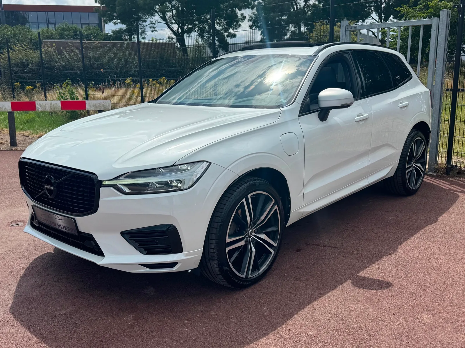 Volvo XC60 (2017) — foto 1