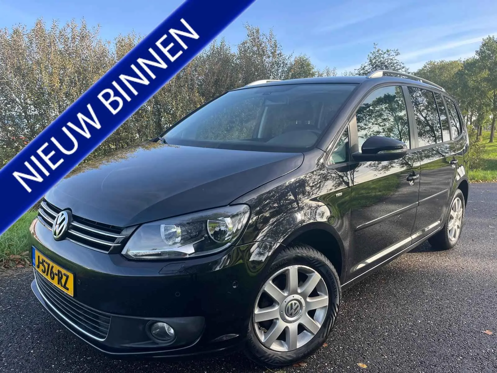 Volkswagen Touran (2014) — foto 1