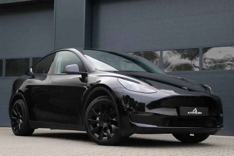Tesla Model Y (2021)