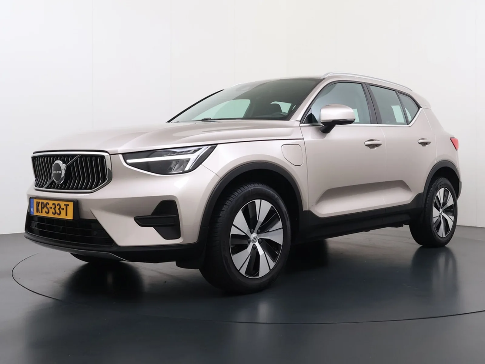 Volvo XC40 (2023) — foto 1