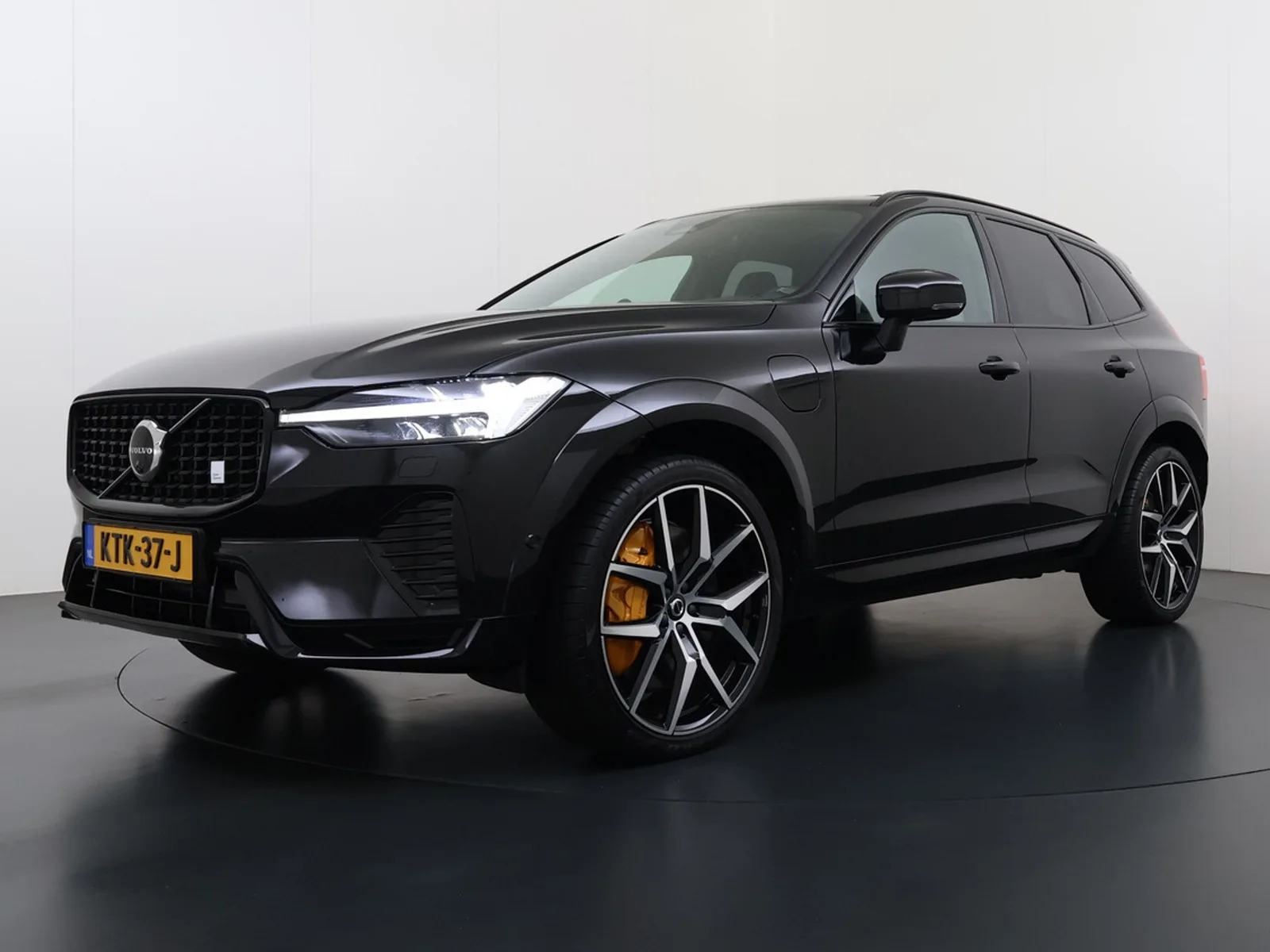 Volvo XC60 (2023) — foto 1