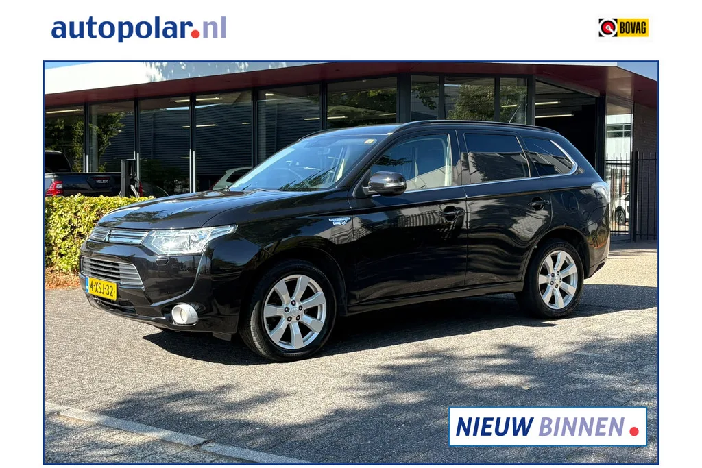 Mitsubishi Outlander (2014) — foto 1