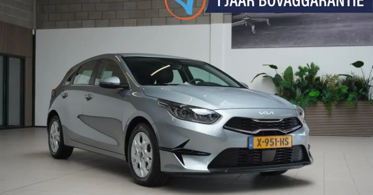 Kia Ceed (2023) — foto 1