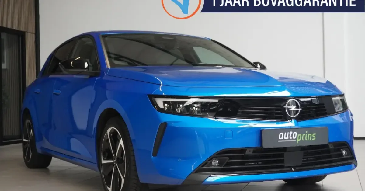 Opel Astra (2023) — foto 1