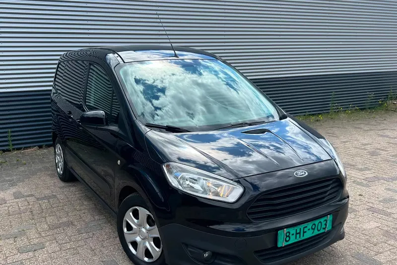 Ford Transit Courier (2016)