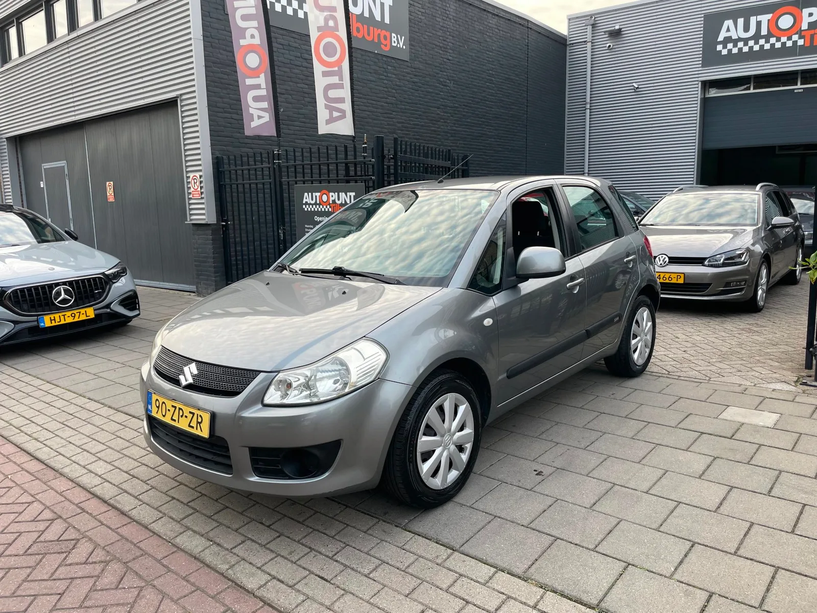 Suzuki SX4 (2008) — foto 1