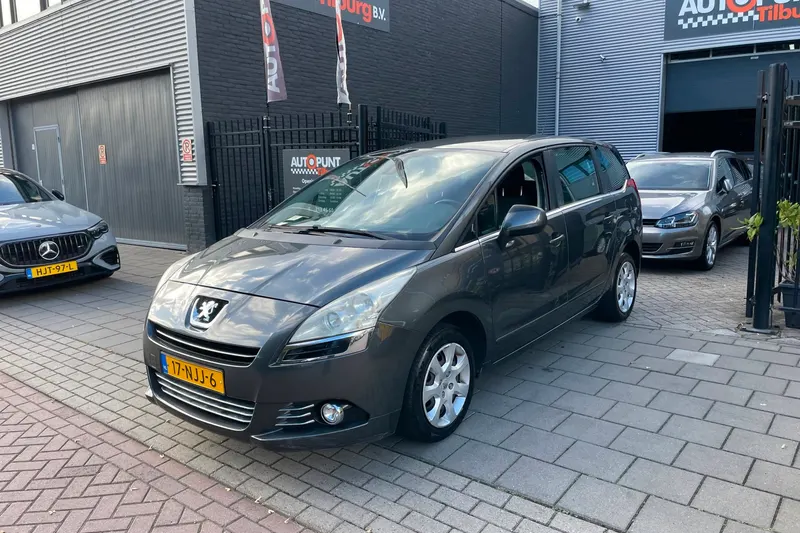 Peugeot 5008 (2010)