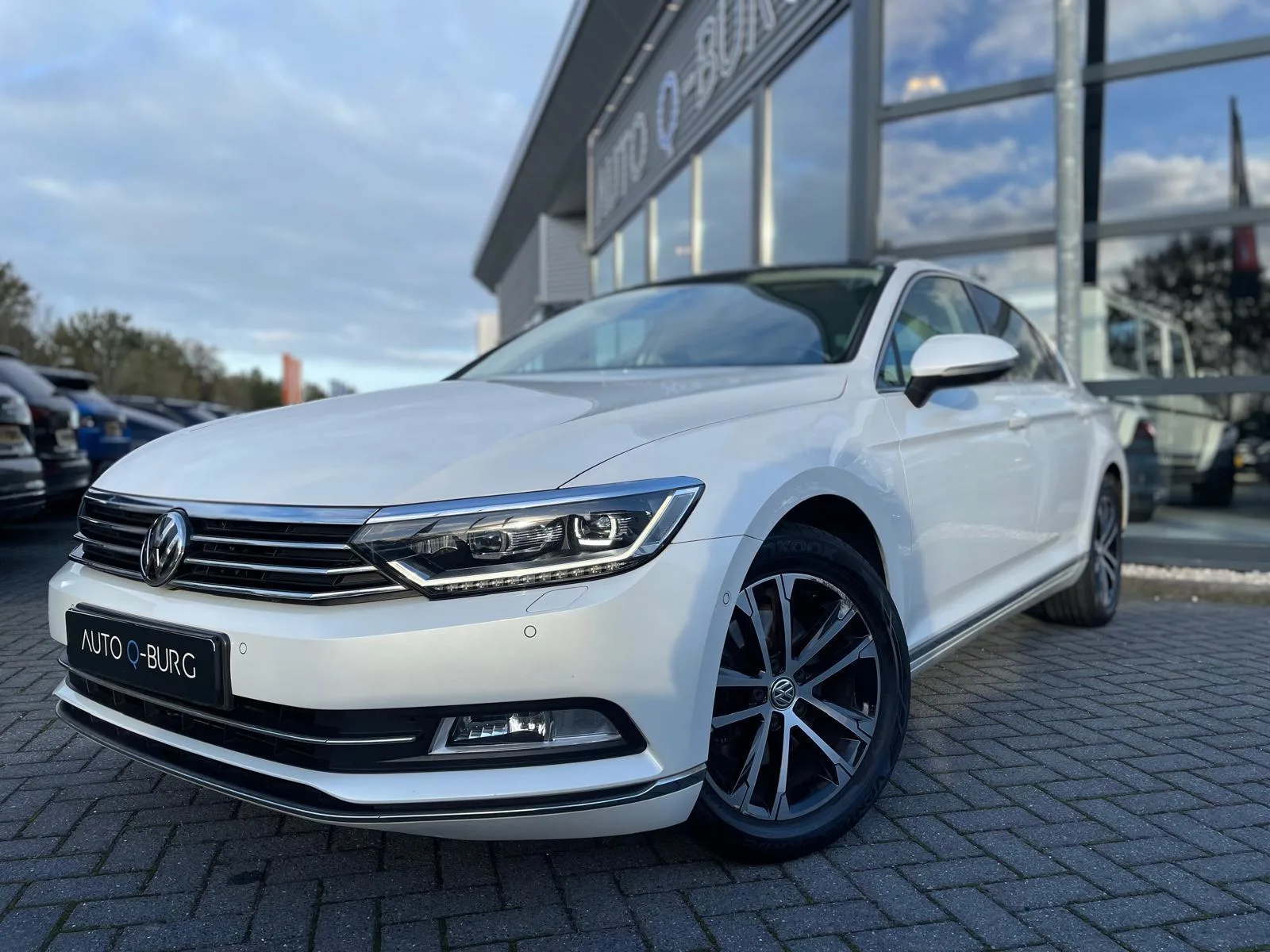 Volkswagen Passat (2019) — foto 1