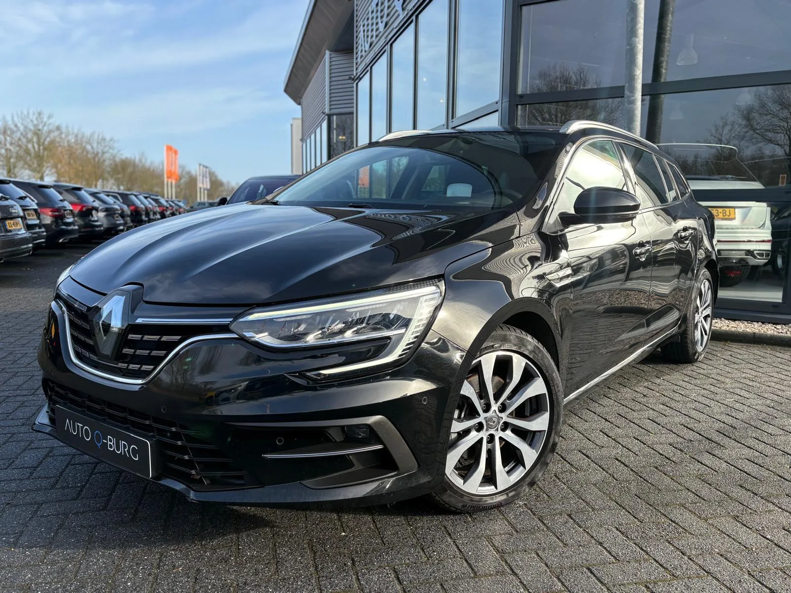 Renault Mégane (2023) — foto 1