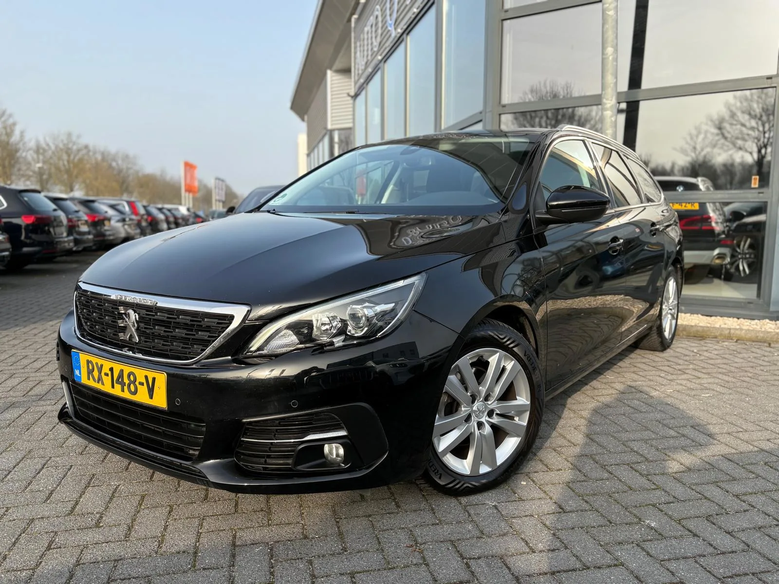 Peugeot 308 (2018) — foto 1