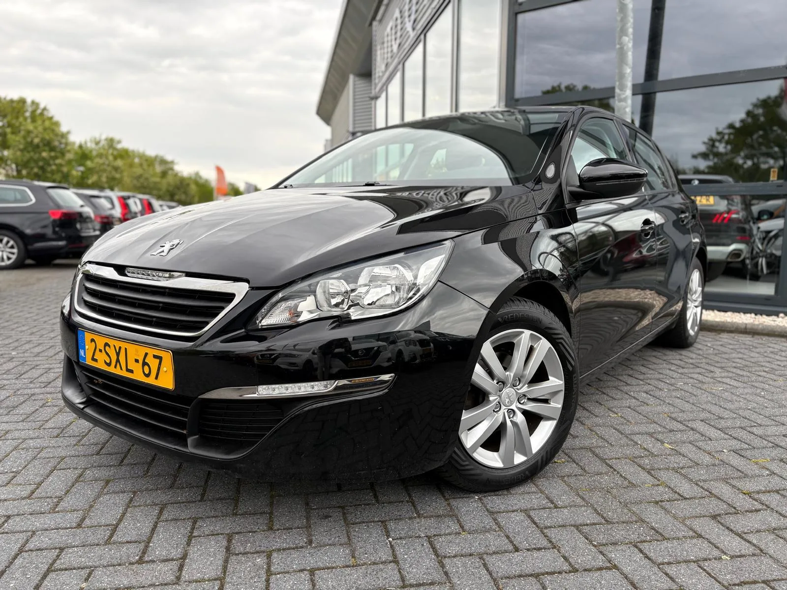 Peugeot 308 (2013) — foto 1