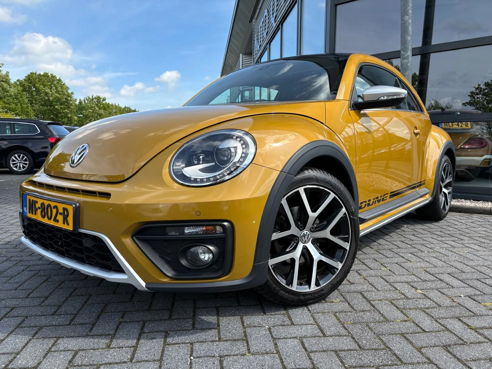 Volkswagen Beetle (2017) — foto 1