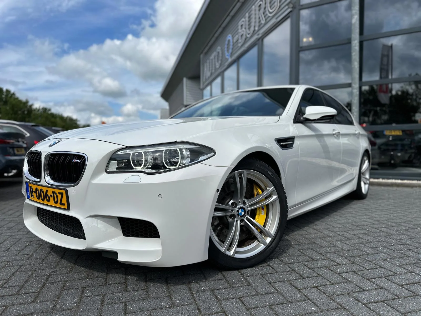 BMW 5-Serie (2015) — foto 1