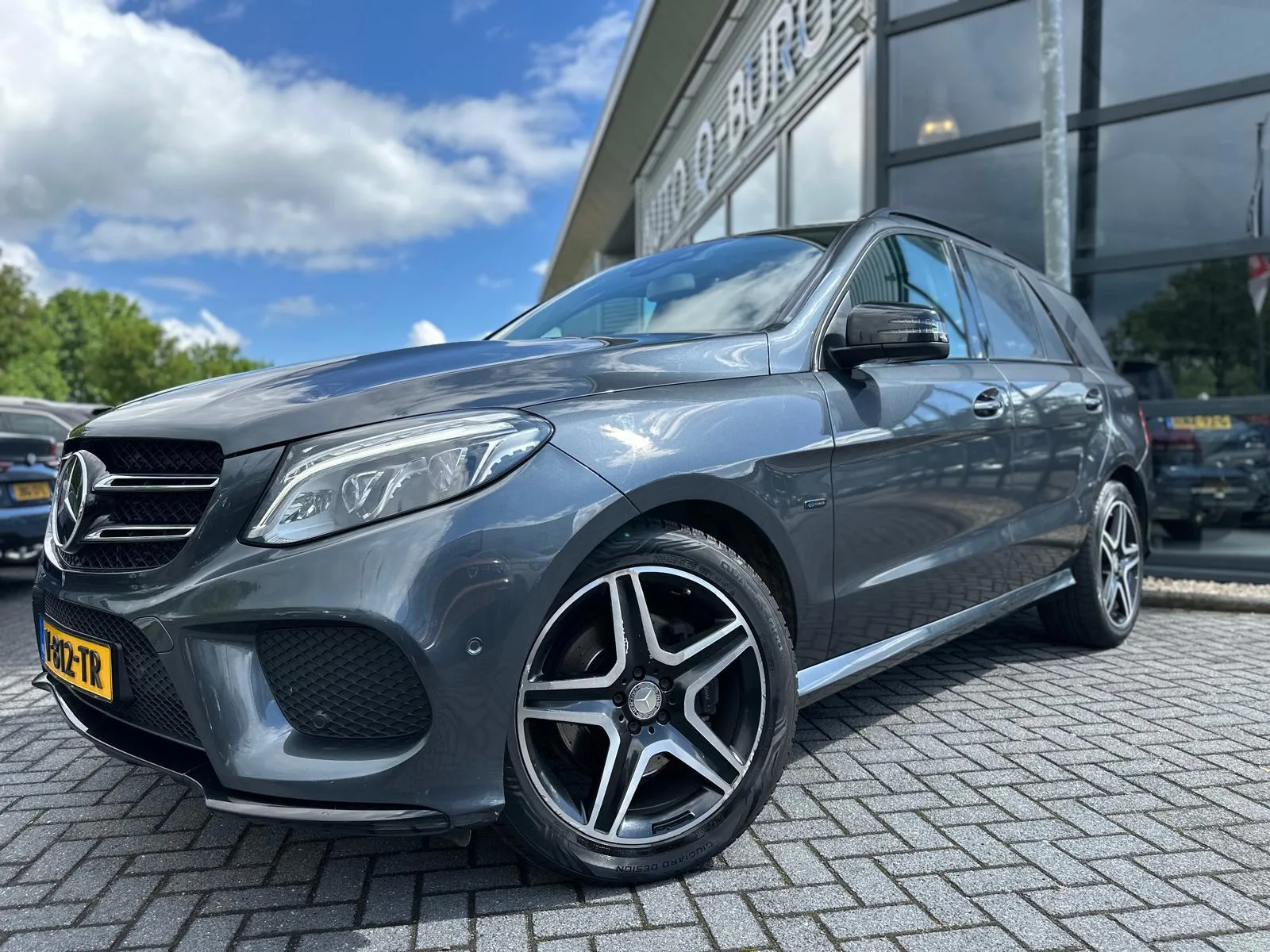 Mercedes-Benz GLE (2015) — foto 1
