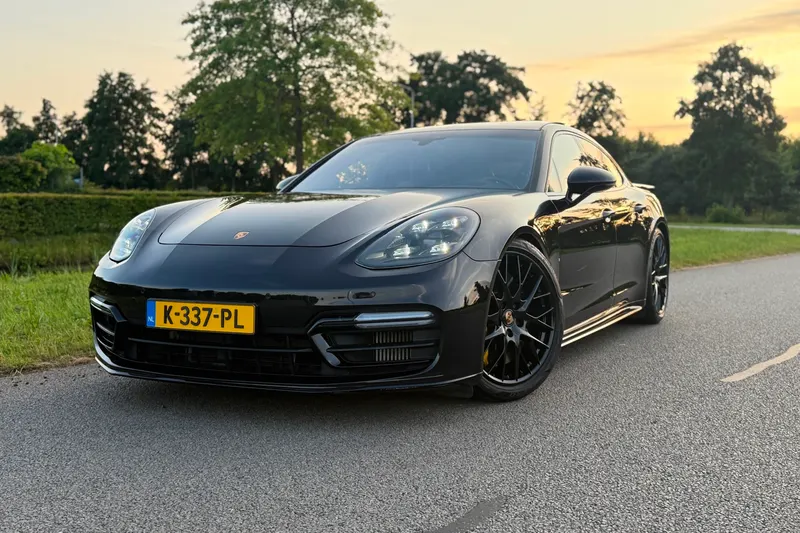Porsche Panamera (2021)