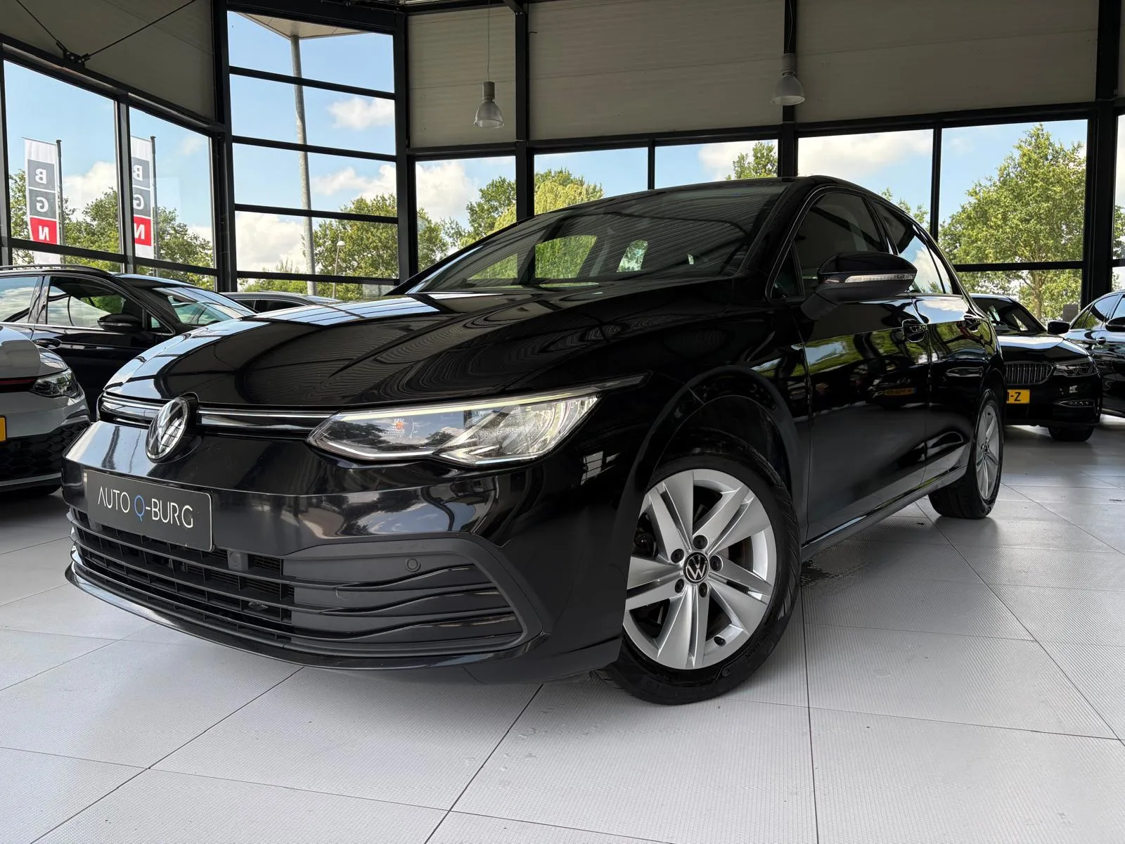 Volkswagen Golf (2021) — foto 1